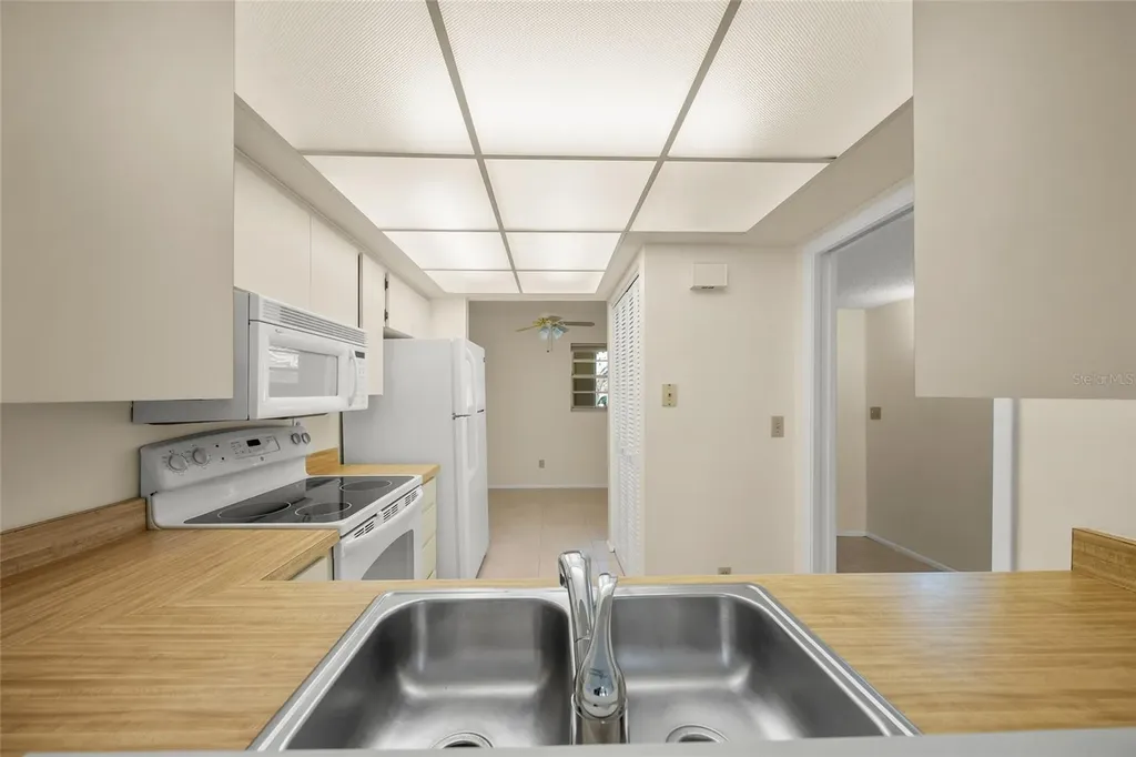 7860 Palm Aire Lane Sarasota FL 34243