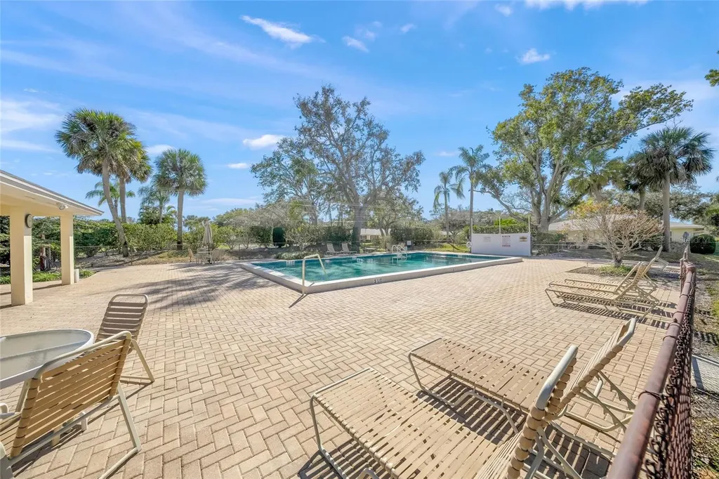 7860 Palm Aire Lane Sarasota FL 34243