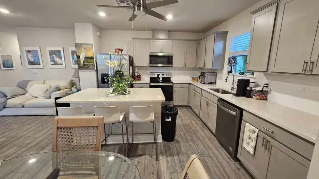 8323 Reefbay Cove Parrish FL 34219