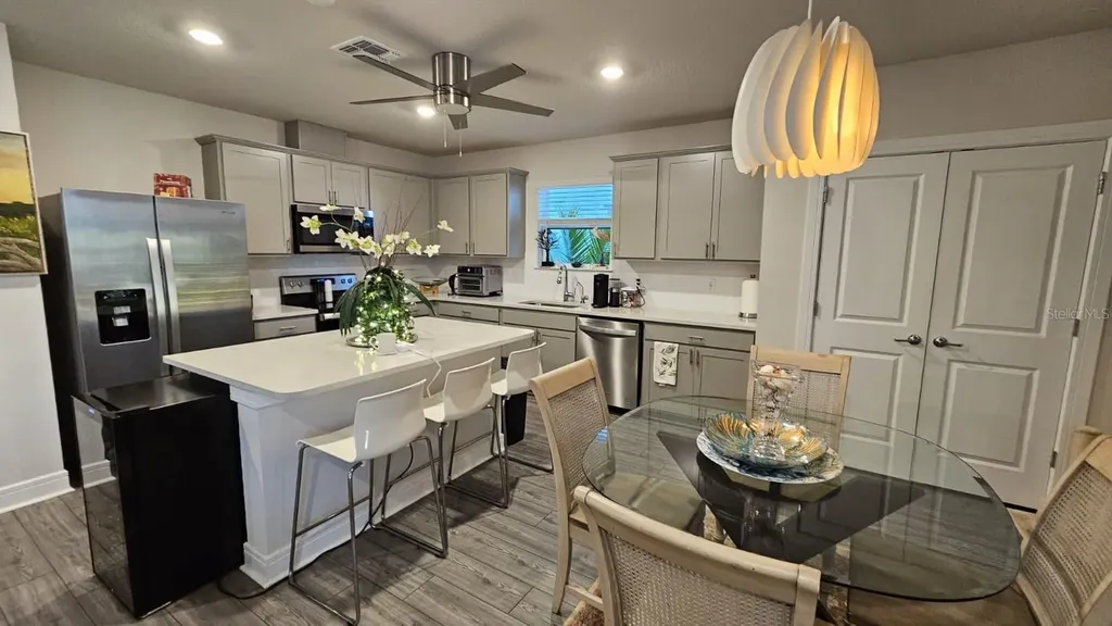 8323 Reefbay Cove Parrish FL 34219