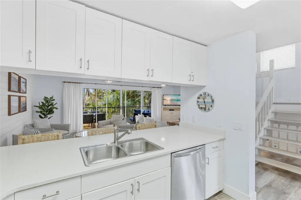 6250 Holmes Boulevard Holmes Beach FL 34217