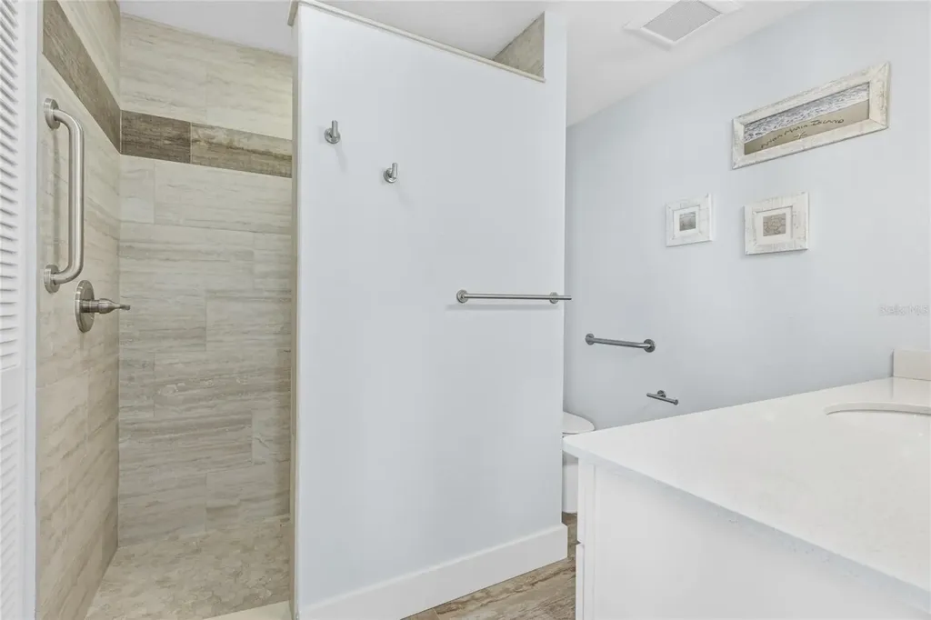 6250 Holmes Boulevard Holmes Beach FL 34217