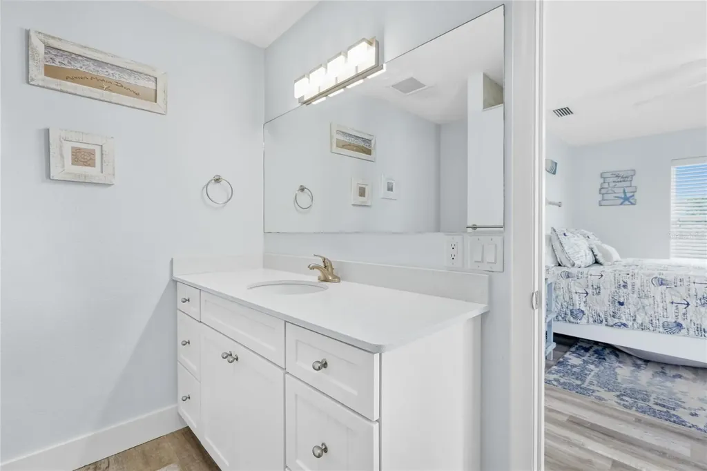 6250 Holmes Boulevard Holmes Beach FL 34217
