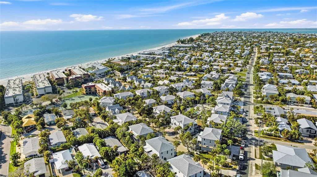 6250 Holmes Boulevard Holmes Beach FL 34217