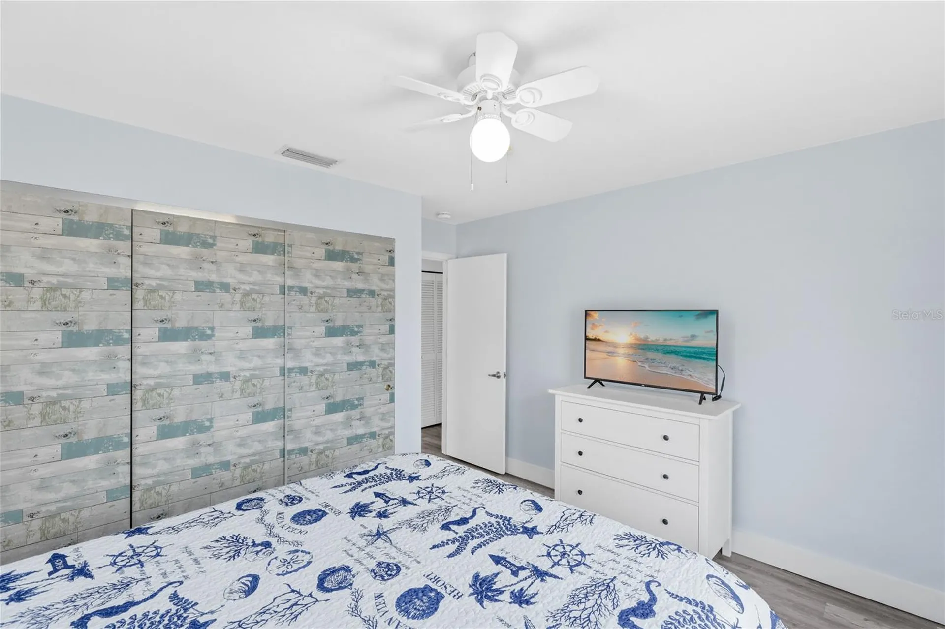 6250 Holmes Boulevard Holmes Beach FL 34217