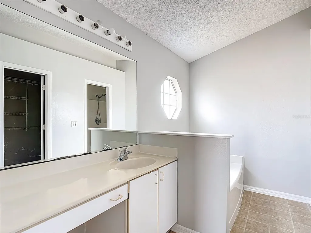 40 Coventry Court Kissimmee FL 34758