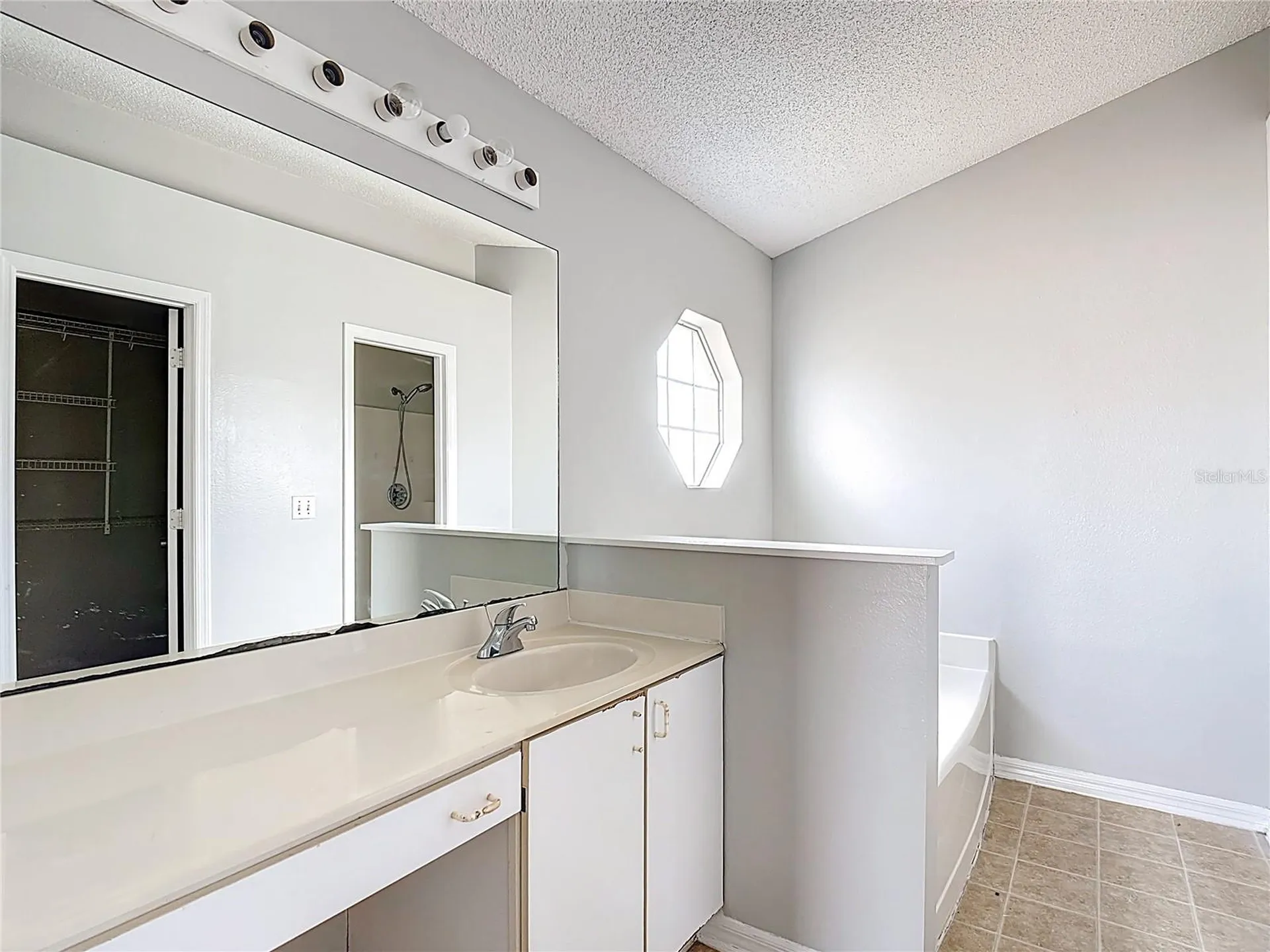 40 Coventry Court Kissimmee FL 34758