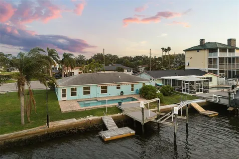 4909 Shoreview Court Port Richey FL 34668