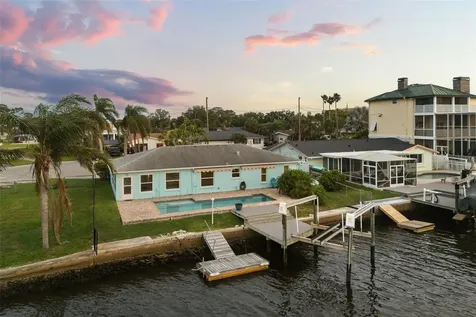 4909 Shoreview Court Port Richey FL 34668