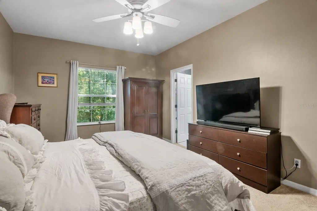4933 NW 1st Place Gainesville FL 32607