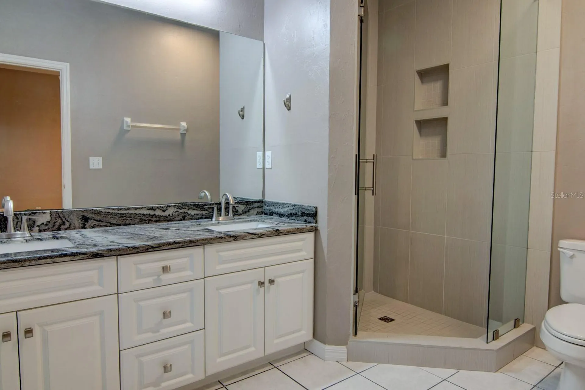 4933 NW 1st Place Gainesville FL 32607