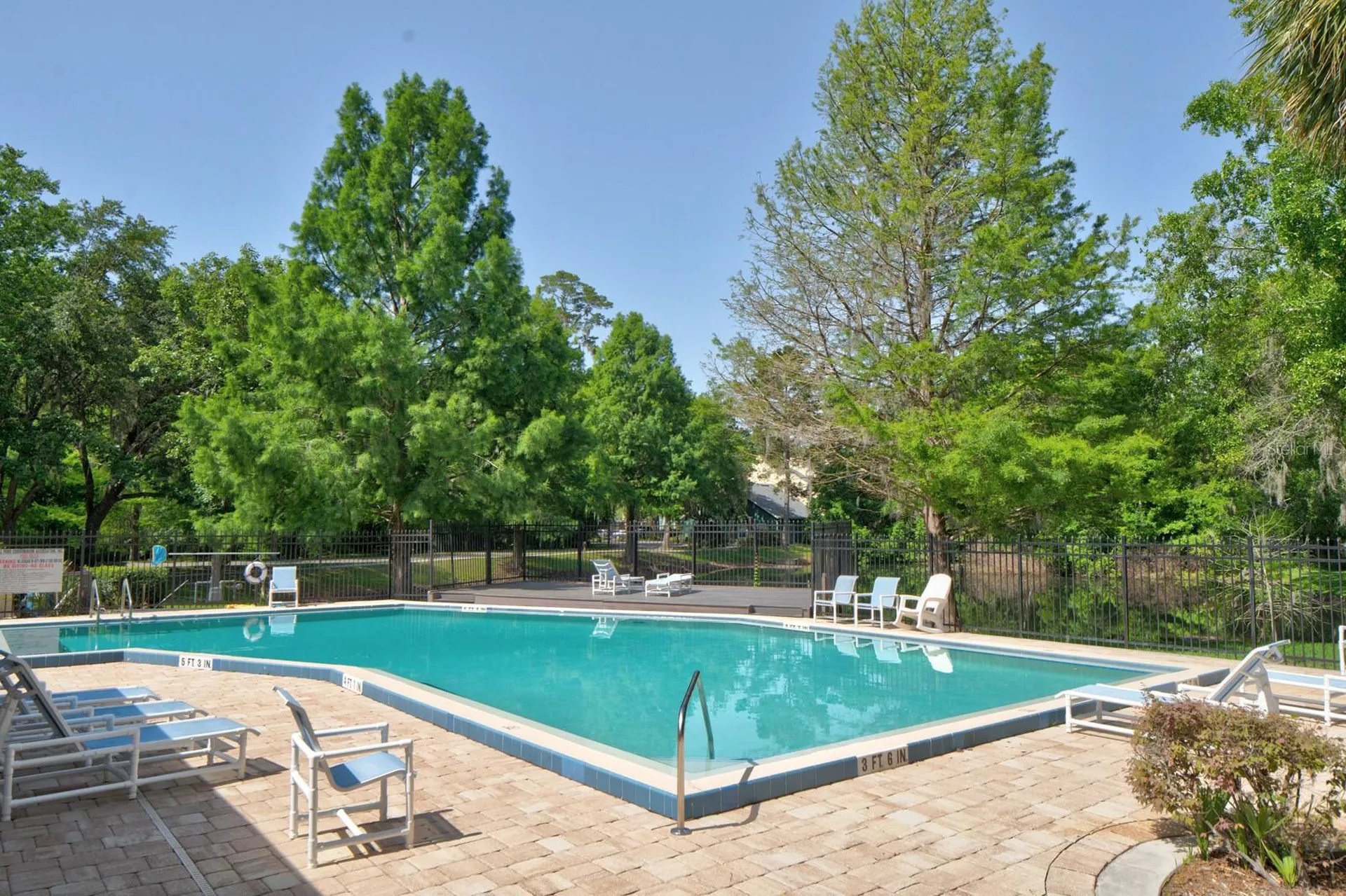 4933 NW 1st Place Gainesville FL 32607