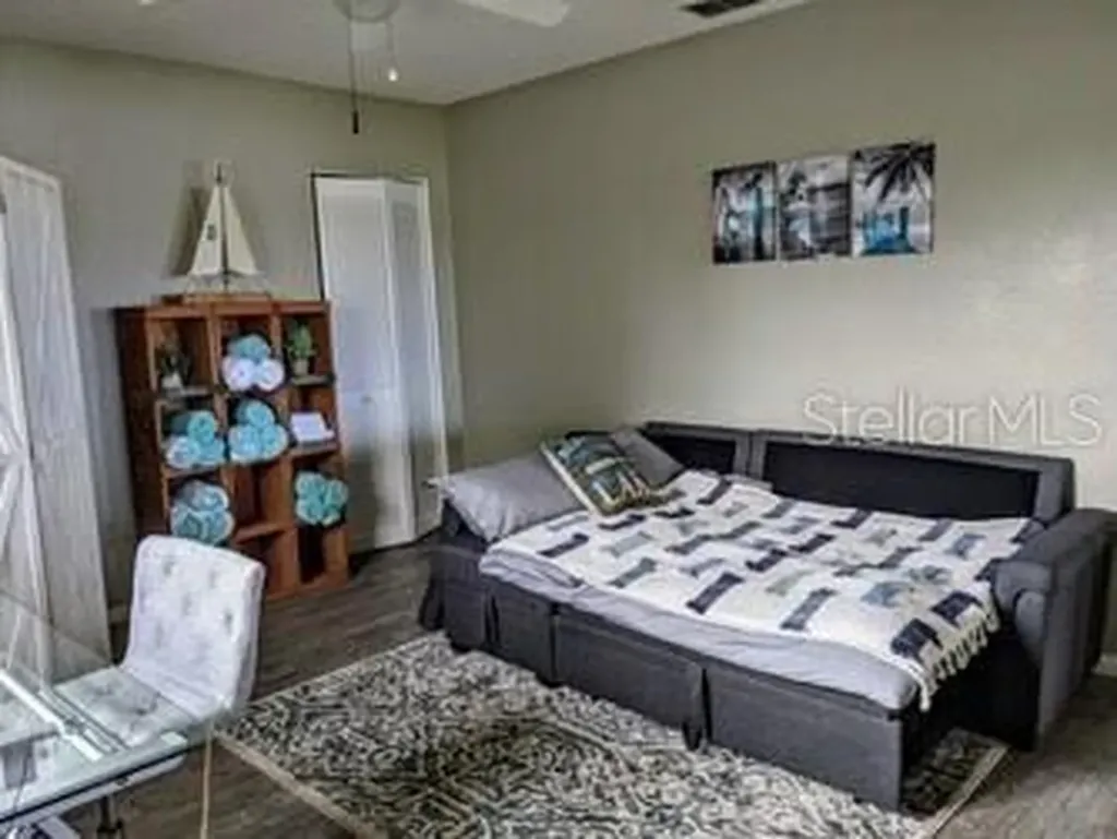 10574 98th Terrace Seminole FL 33772