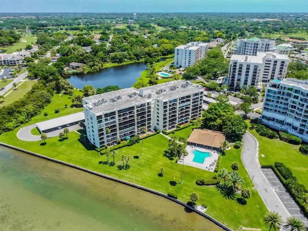 100 Oakmont Lane Belleair FL 33756