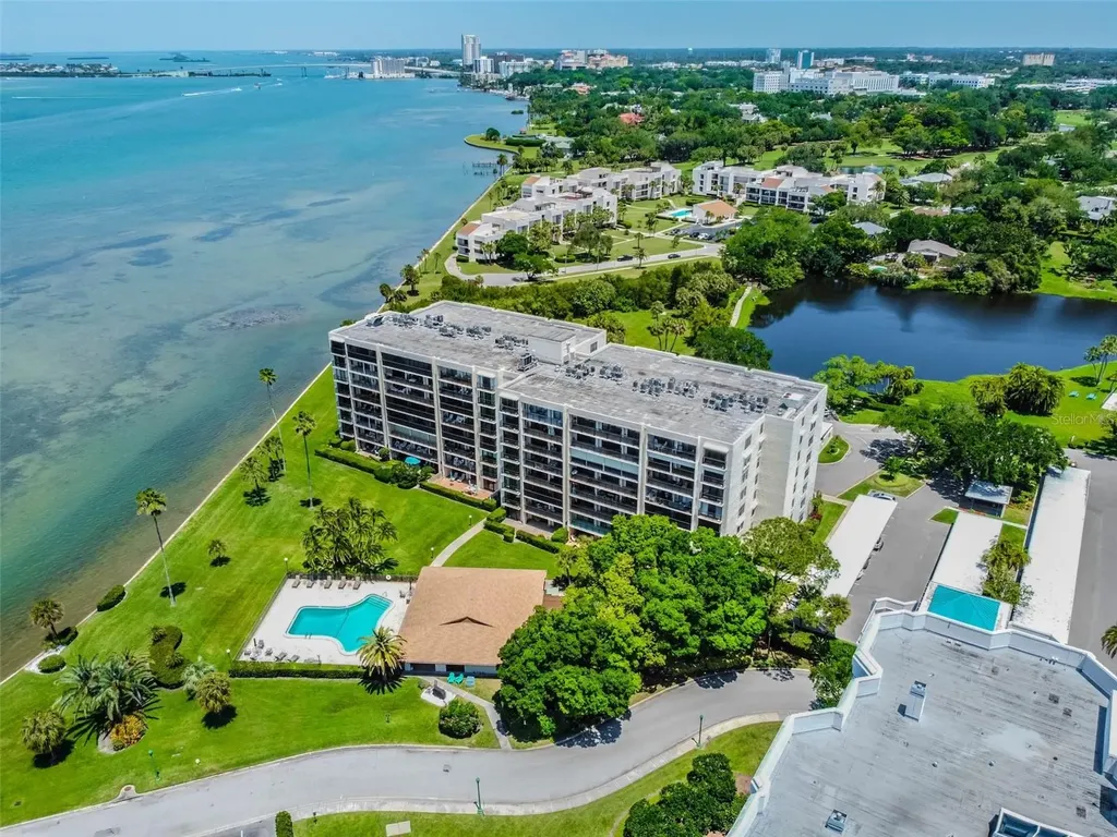 100 Oakmont Lane Belleair FL 33756