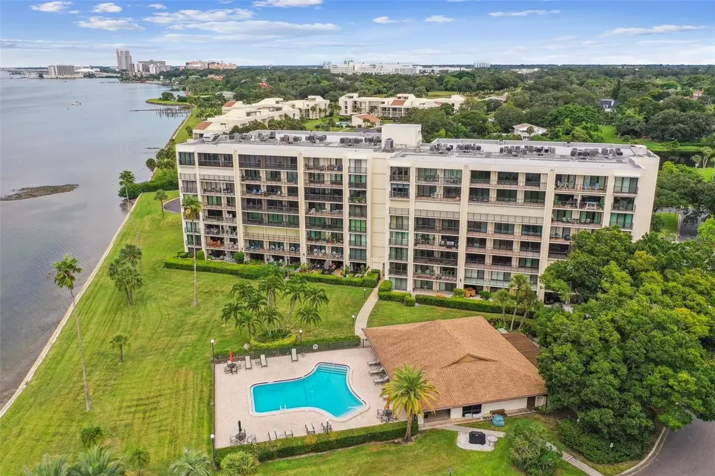 100 Oakmont Lane Belleair FL 33756