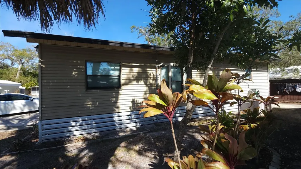 3300 26th Avenue E Bradenton FL 34208