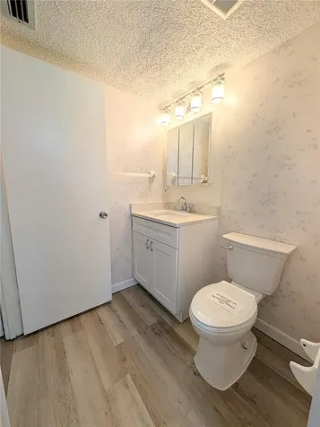 3628 Lake Bayshore Drive Bradenton FL 34205