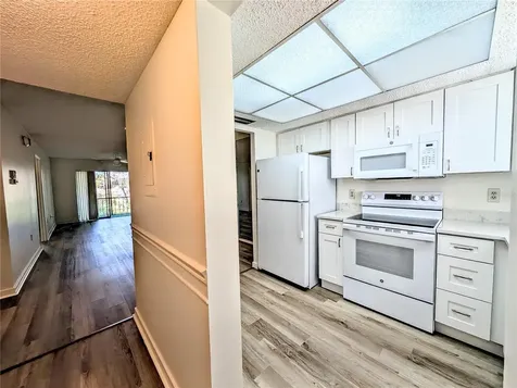 3628 Lake Bayshore Drive Bradenton FL 34205