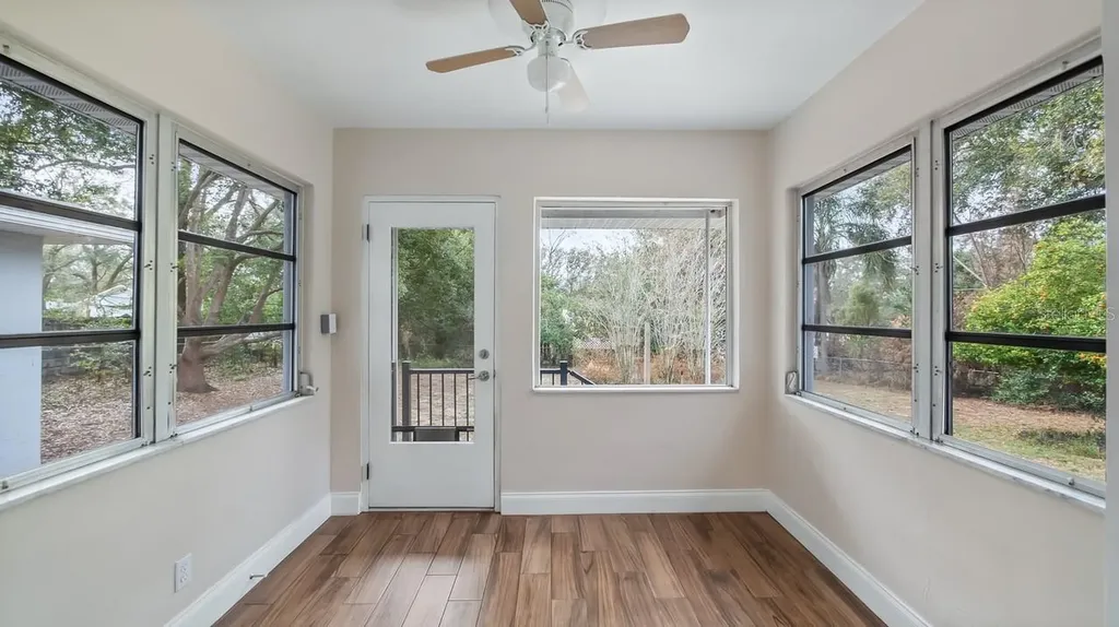 107 E Magnolia Avenue Howey In The Hills FL 34737
