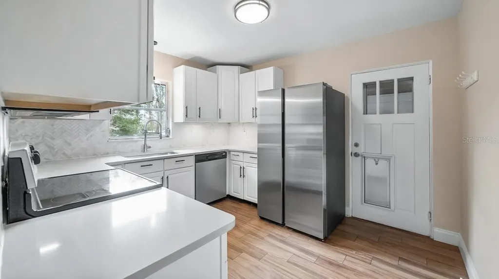 107 E Magnolia Avenue Howey In The Hills FL 34737