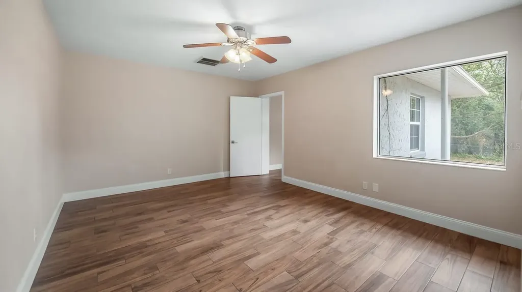 107 E Magnolia Avenue Howey In The Hills FL 34737