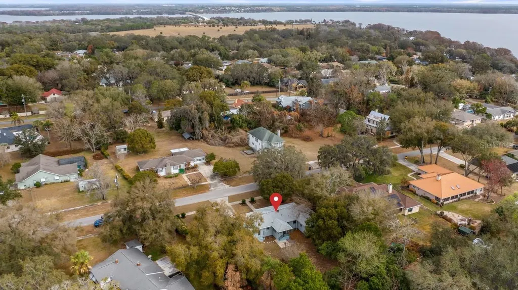 107 E Magnolia Avenue Howey In The Hills FL 34737