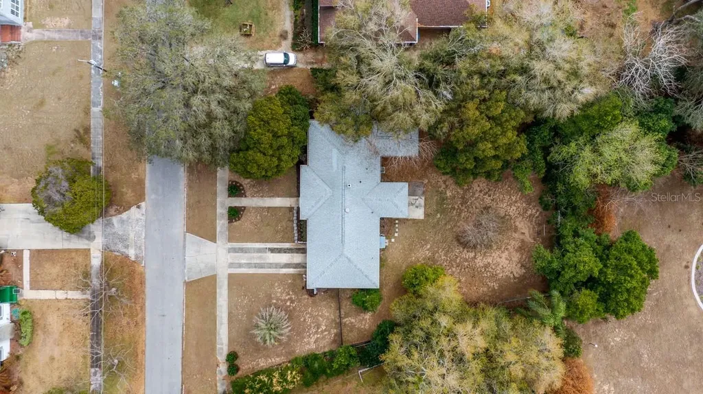 107 E Magnolia Avenue Howey In The Hills FL 34737