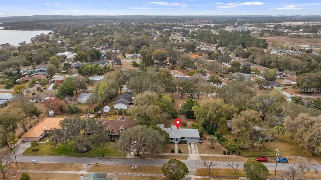 107 E Magnolia Avenue Howey In The Hills FL 34737