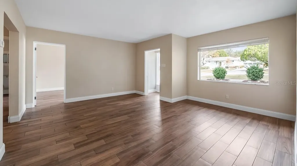 107 E Magnolia Avenue Howey In The Hills FL 34737