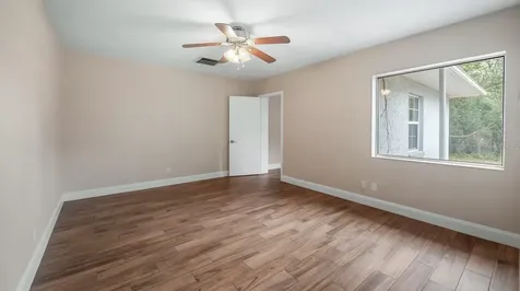 107 E Magnolia Avenue Howey In The Hills FL 34737