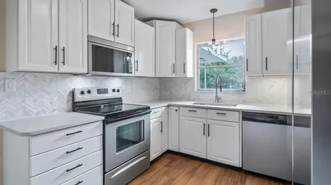 107 E Magnolia Avenue Howey In The Hills FL 34737