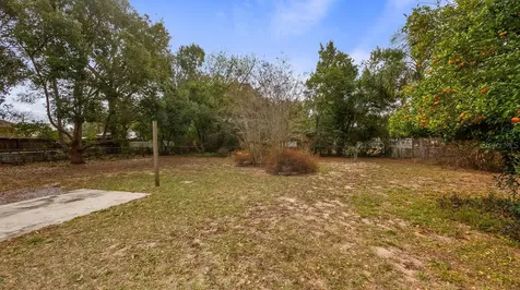 107 E Magnolia Avenue Howey In The Hills FL 34737