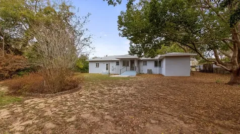 107 E Magnolia Avenue Howey In The Hills FL 34737