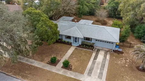 107 E Magnolia Avenue Howey In The Hills FL 34737