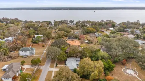 107 E Magnolia Avenue Howey In The Hills FL 34737
