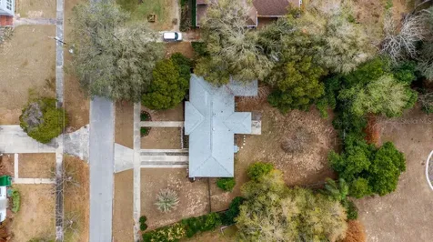 107 E Magnolia Avenue Howey In The Hills FL 34737