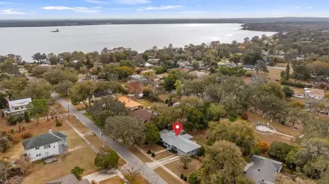107 E Magnolia Avenue Howey In The Hills FL 34737
