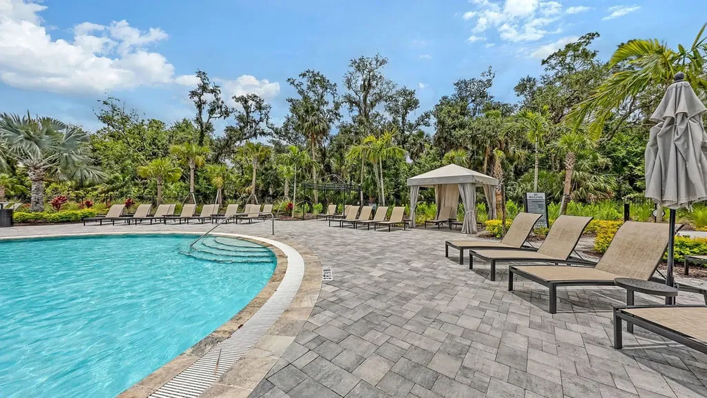 9296 Starry Night Avenue Sarasota FL 34241