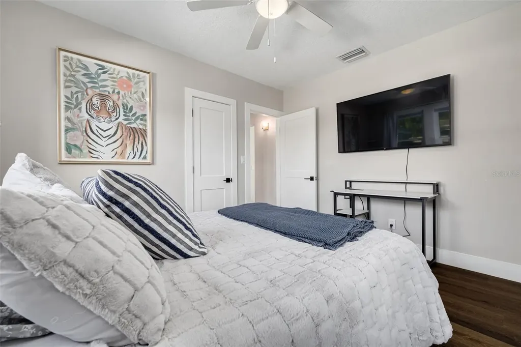 3662 5th Avenue S St Petersburg FL 33711