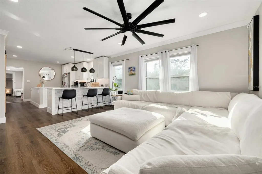 3662 5th Avenue S St Petersburg FL 33711