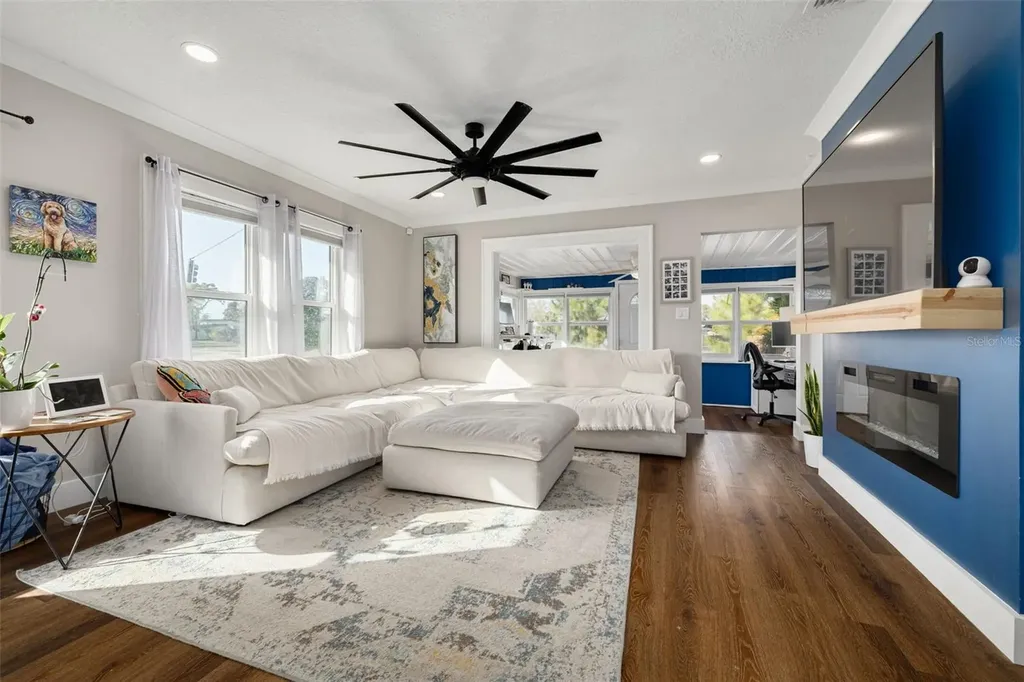 3662 5th Avenue S St Petersburg FL 33711