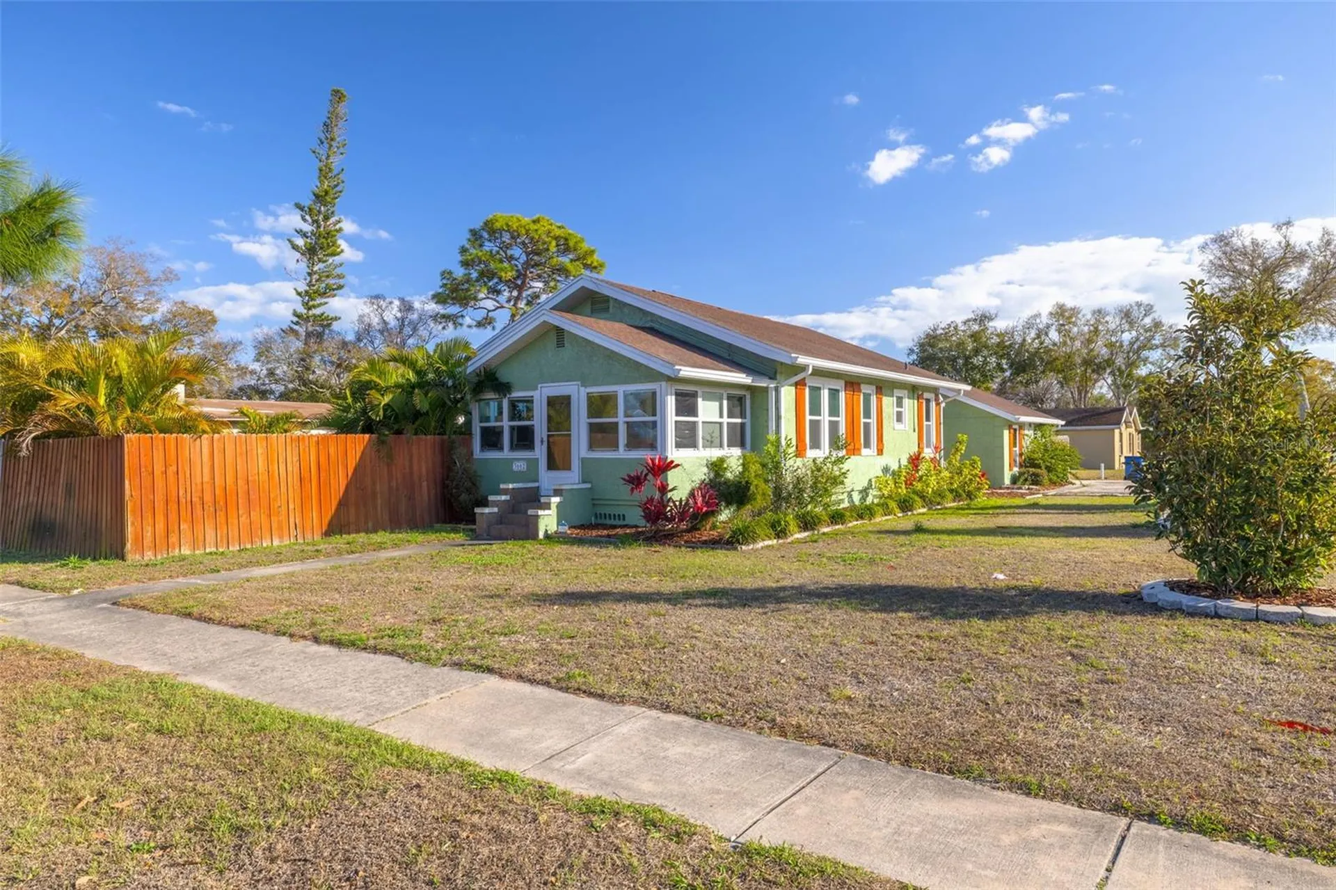 3662 5th Avenue S St Petersburg FL 33711