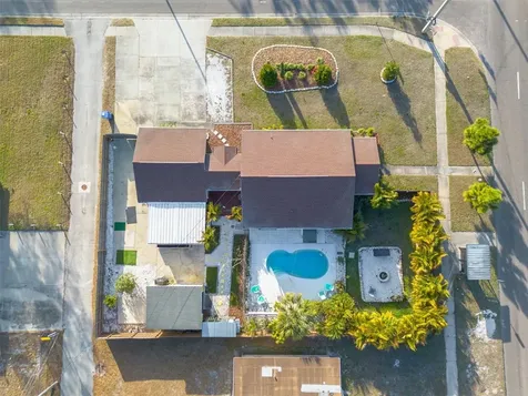 3662 5th Avenue S St Petersburg FL 33711