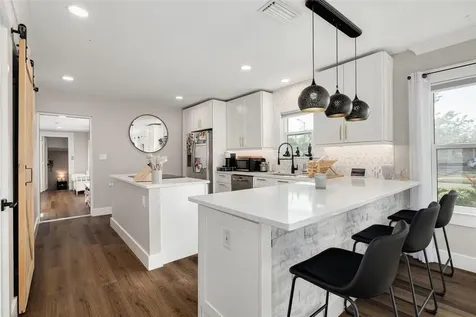 3662 5th Avenue S St Petersburg FL 33711