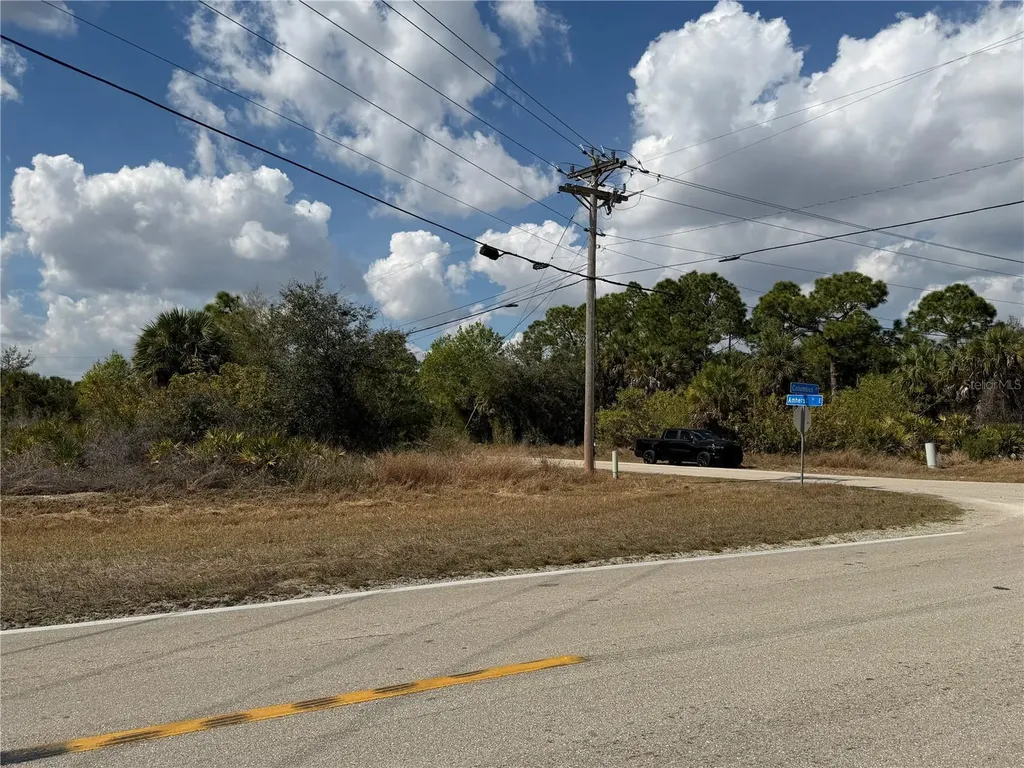 522 Columbus Boulevard S Lehigh Acres FL 33974