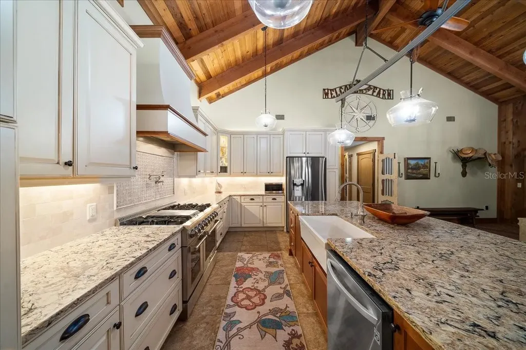 3551 E Highway 329 Anthony FL 32617