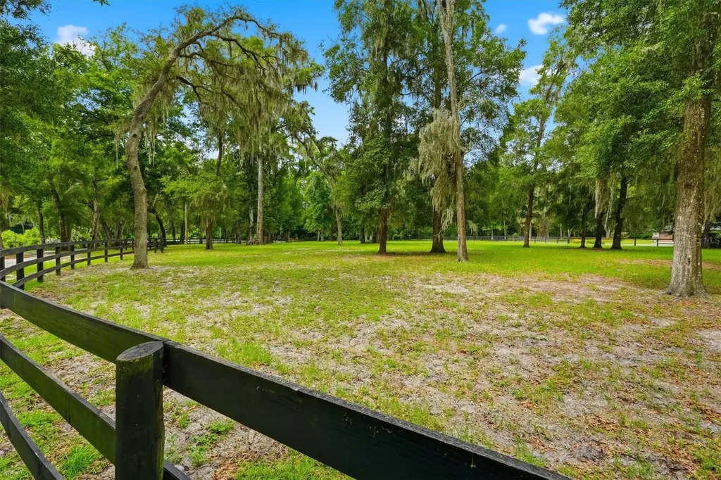 3551 E Highway 329 Anthony FL 32617