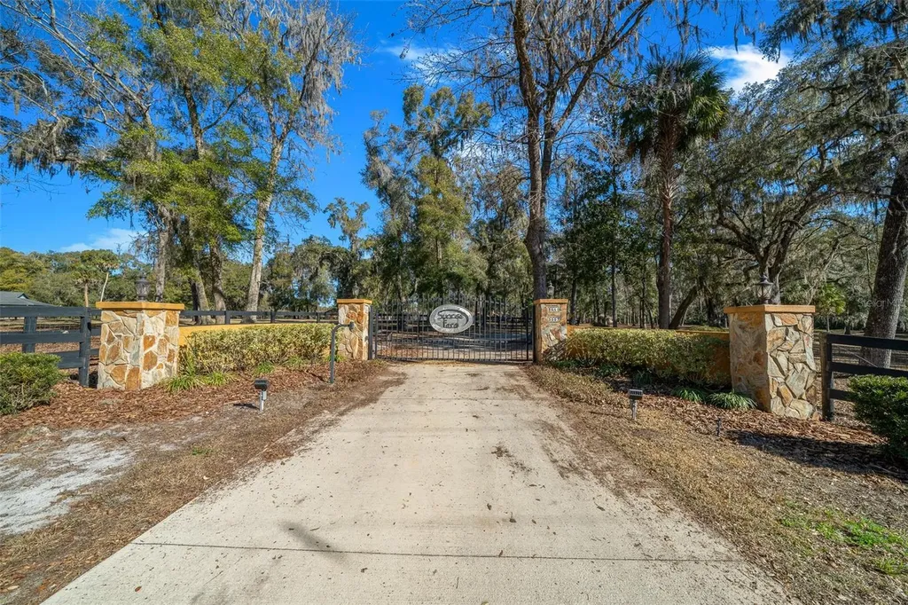 3551 E Highway 329 Anthony FL 32617