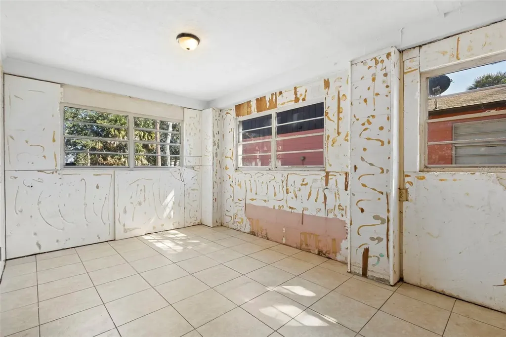 1536 Espanola Avenue Holly Hill FL 32117